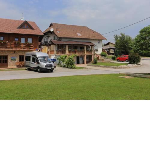 Apartments and rooms with a swimming pool Grabovac (Plitvice) - 17514