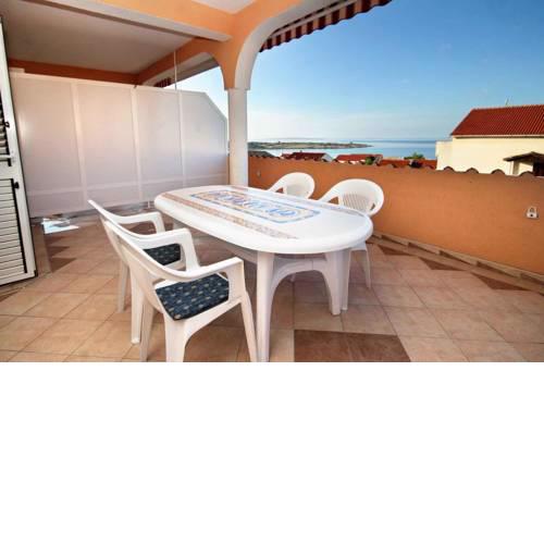 Apartments and rooms with a swimming pool Novalja (Pag) - 9334