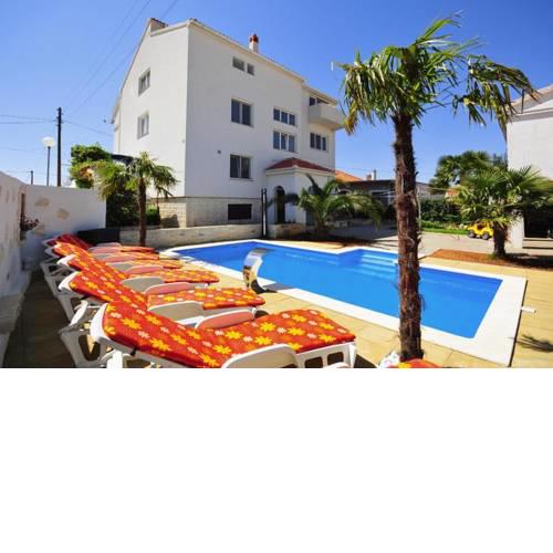 Apartments and rooms with a swimming pool Sukosan (Zadar) - 5906