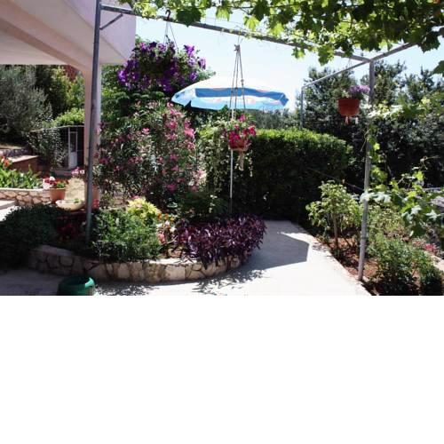 Apartments and rooms with parking space Barbat (Rab) - 5070