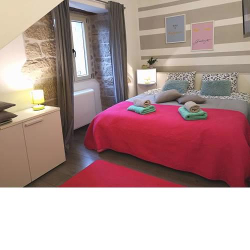 Apartments and rooms with parking space Hum (Central Istria - Sredisnja Istra) - 17939