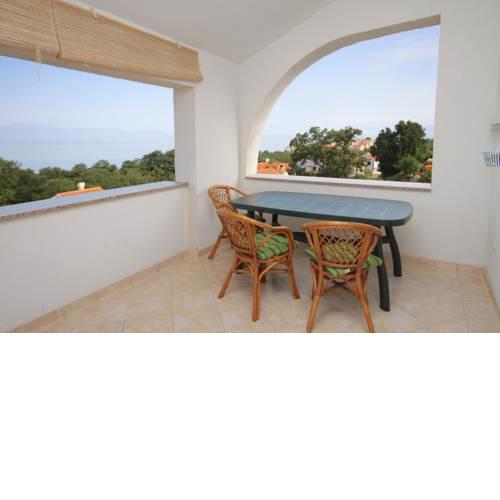 Apartments and rooms with parking space Njivice (Krk) - 5458