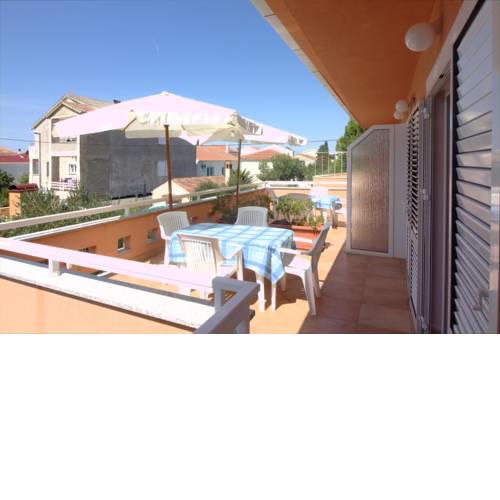 Apartments and rooms with parking space Novalja (Pag) - 17211