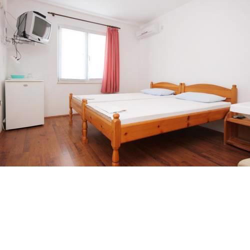 Apartments and rooms with parking space Orebic (Peljesac) - 10191
