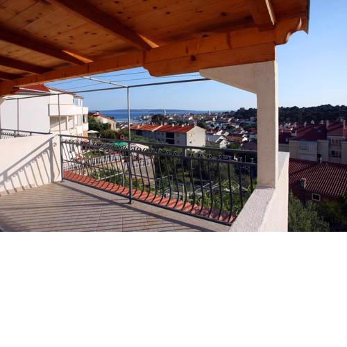 Apartments and rooms with parking space Palit (Rab) - 3195