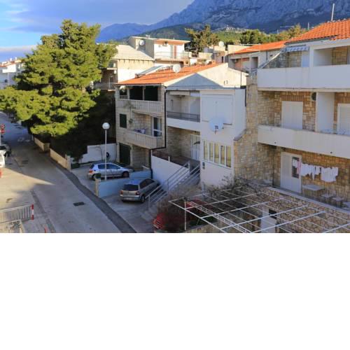 Apartments and rooms with parking space Puharici (Makarska) - 16449
