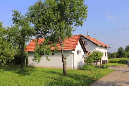 Apartments and rooms with parking space Rakovica (Plitvice) - 17509