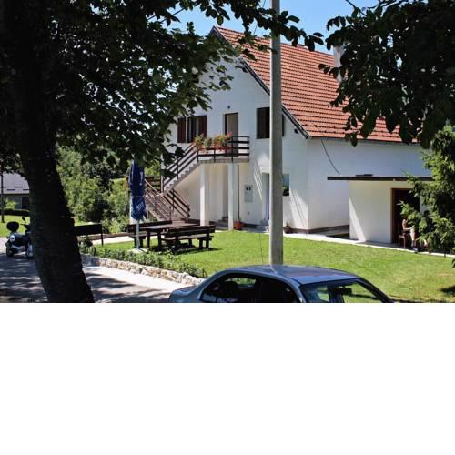 Apartments and rooms with parking space Smoljanac (Plitvice) - 5194