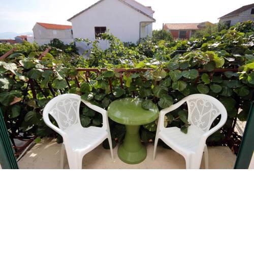Apartments and rooms with parking space Supetar (Brac) - 5658