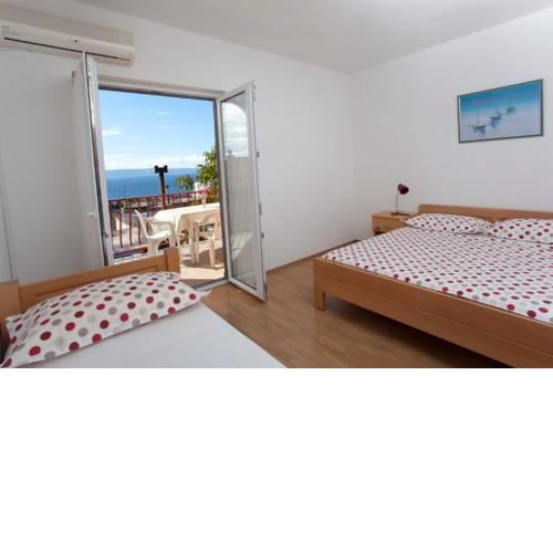 Apartments and rooms with parking space Tucepi (Makarska) - 13056