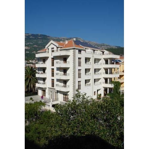 Apartments Butua