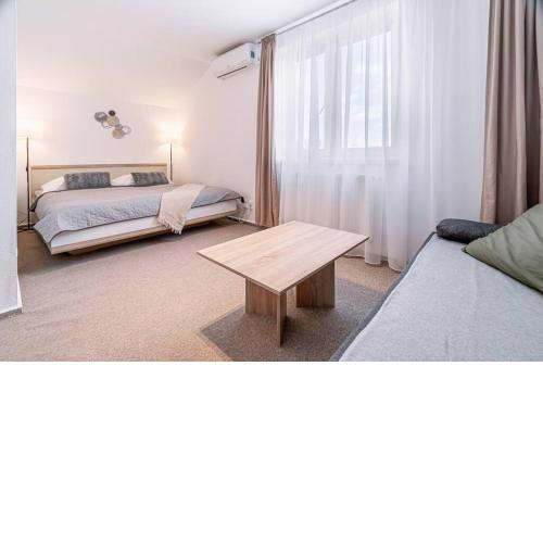 Apartments by Pyramide: Sylvestr
