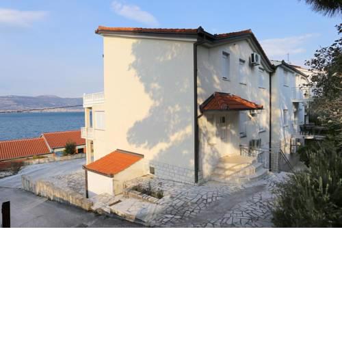 Apartments by the sea Arbanija (Ciovo) - 10347