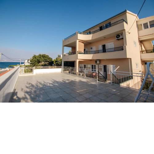Apartments by the sea Arbanija (Ciovo) - 1122