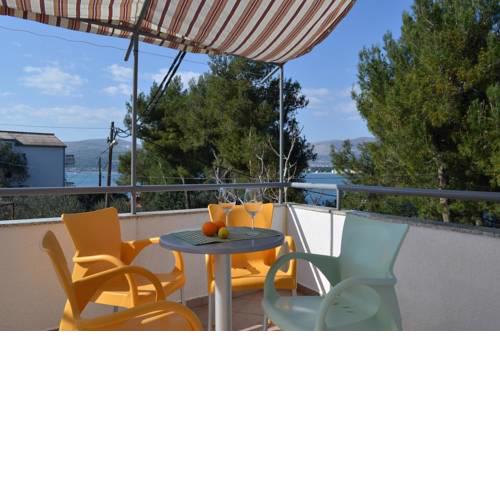 Apartments by the sea Arbanija (Ciovo) - 4320