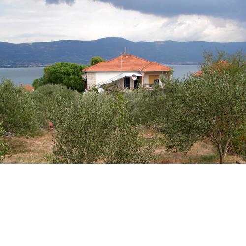 Apartments by the sea Arbanija (Ciovo) - 9423