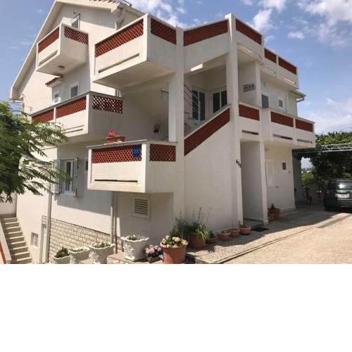 Apartments by the sea Banjol (Rab) - 15679