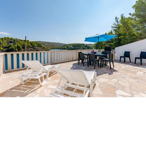 Apartments by the sea Bobovisca na Moru (Brac) - 16118