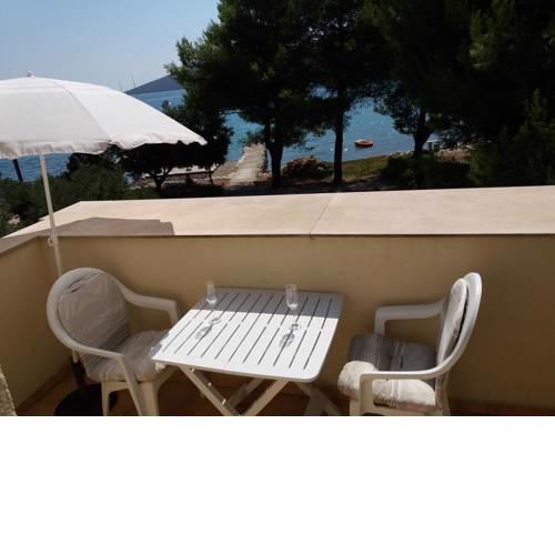 Apartments by the sea Brgulje (Molat) - 13318