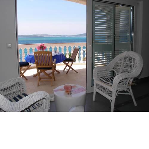 Apartments by the sea Brodarica (Sibenik) - 15270