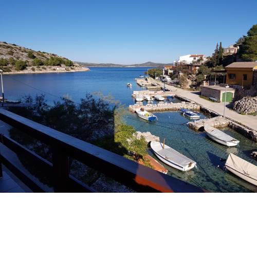 Apartments by the sea Cove Koromasna (Zirje) - 15166