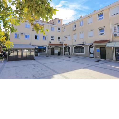 Apartments by the sea Dugi Rat (Omis) - 15516