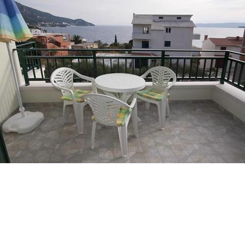 Apartments by the sea Igrane (Makarska) - 17292
