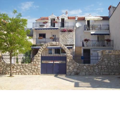 Apartments by the sea Jezera (Murter) - 5057