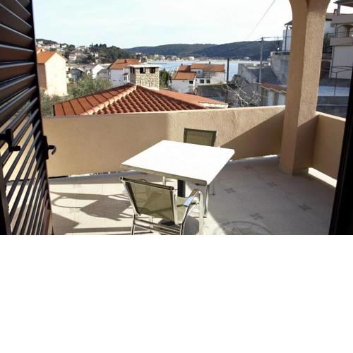 Apartments by the sea Kampor (Rab) - 5037