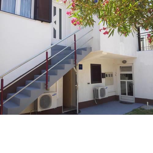 Apartments by the sea Kastel Kambelovac (Kastela) - 14364