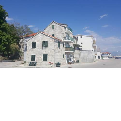 Apartments by the sea Kastel Kambelovac (Kastela) - 17188