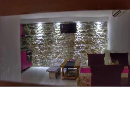 Apartments by the sea Kastel Stafilic (Kastela) - 15110