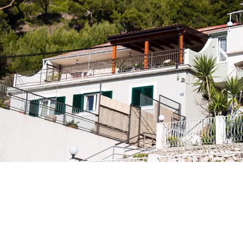 Apartments by the sea Krilo Jesenice (Omis) - 14459