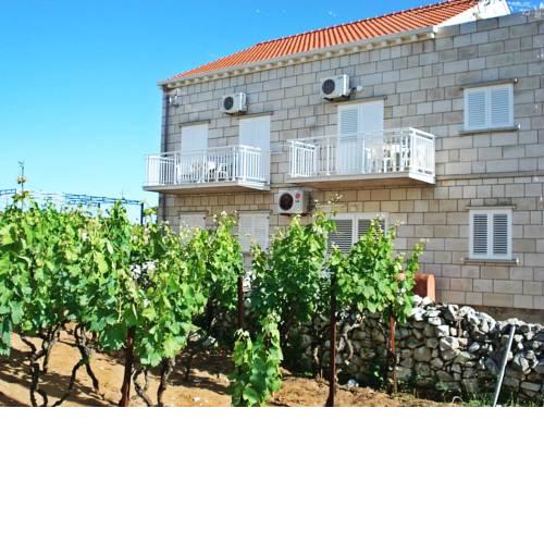 Apartments by the sea Lumbarda (Korcula) - 12839