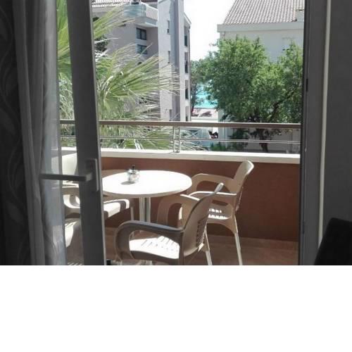 Apartments by the sea Makarska - 16786