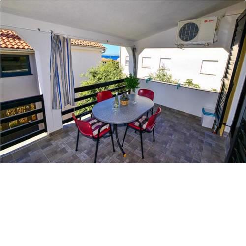 Apartments by the sea Mandre (Pag) - 18047