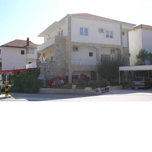 Apartments by the sea Marina (Trogir) - 1164