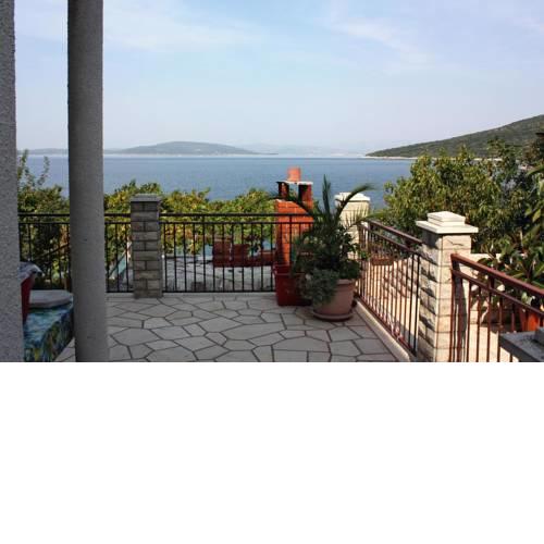 Apartments by the sea Maslinica (Solta) - 775