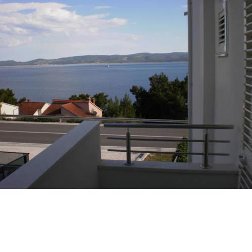Apartments by the sea Medici (Omis) - 1045