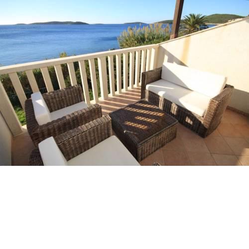 Apartments by the sea Milna (Vis) - 8946
