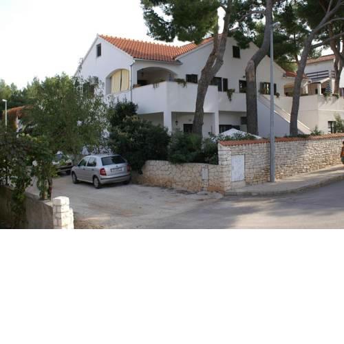 Apartments by the sea Mirca (Brac) - 2902