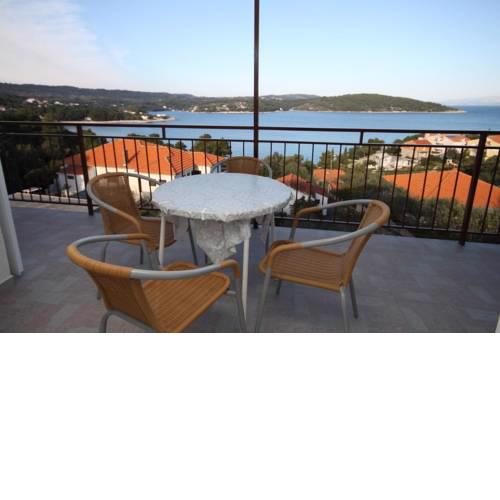 Apartments by the sea Necujam (Solta) - 8647