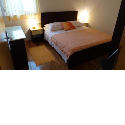 Apartments by the sea Nemira (Omis) - 13055