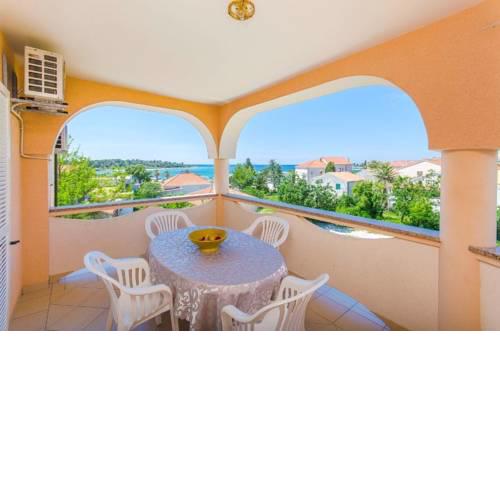 Apartments by the sea Novalja (Pag) - 17000