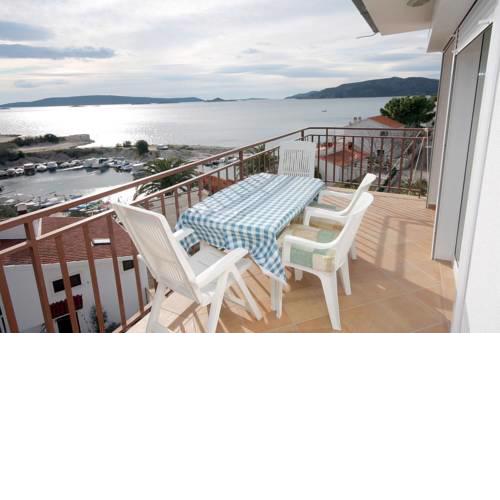 Apartments by the sea Okrug Donji (Ciovo) - 4842