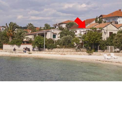 Apartments by the sea Okrug Gornji (Ciovo) - 8330