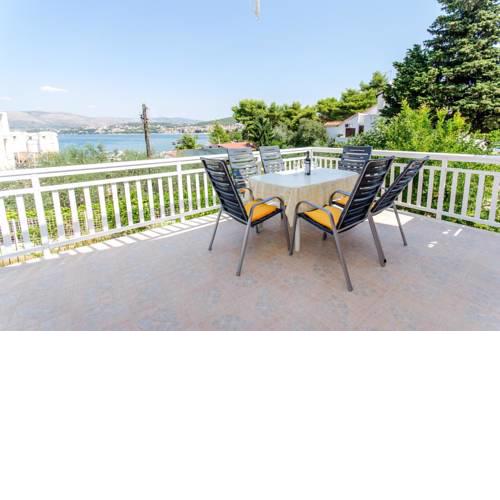 Apartments by the sea Okrug Gornji (Ciovo) - 8440