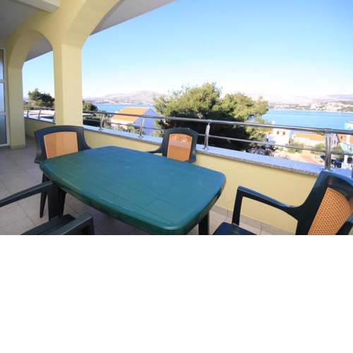 Apartments by the sea Okrug Gornji (Ciovo) - 8626