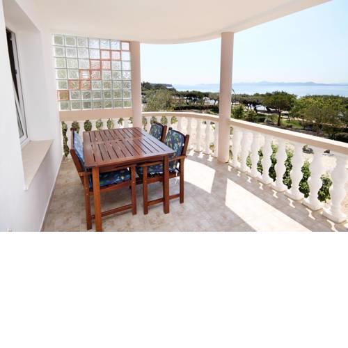 Apartments by the sea Petrcane (Zadar) - 3275