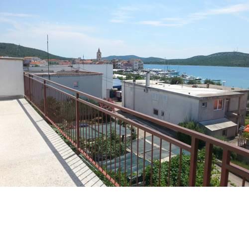Apartments by the sea Pirovac (Sibenik) - 11824